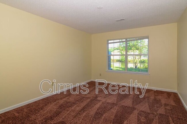 Building Photo - 381 Westview Dr