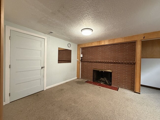 Building Photo - 5220 SE 33rd Pl
