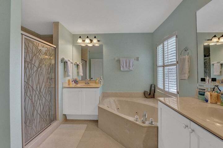 Building Photo - 254 River Bluff Ln