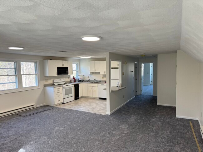 Building Photo - 85 Center St