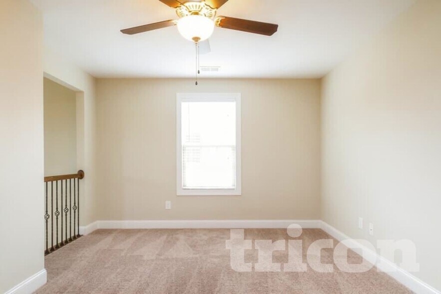 Building Photo - 1514 Burrows Ave