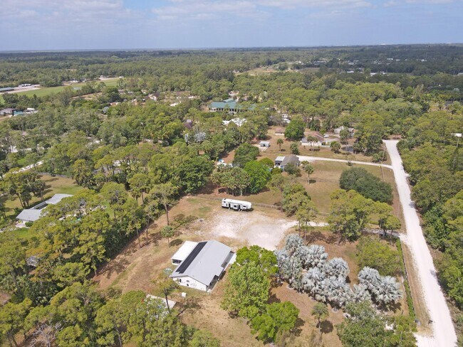 Building Photo - 13624 Farley Rd