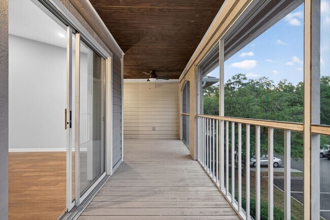 Building Photo - Pristine in PVB
