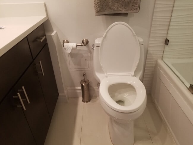 Building Photo - 5401 Collins Ave