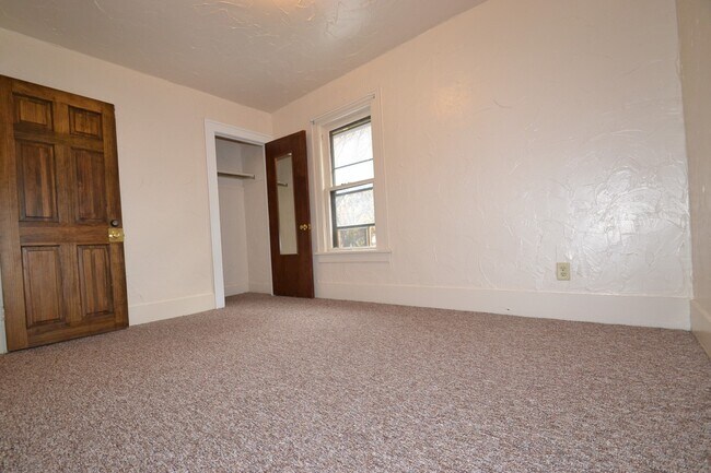 Building Photo - 567 Cross Ct