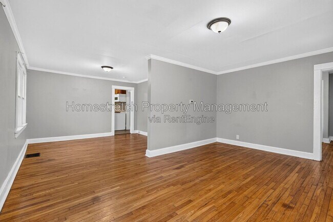 Building Photo - 9006 Baroda Ave