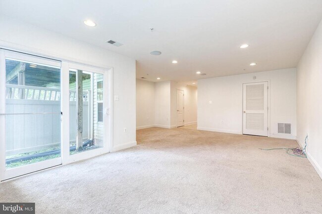 Building Photo - Stunning 3bd 2.5bth Garage Townhome in Owings Mills