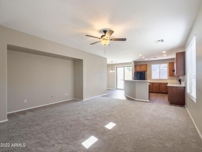 Building Photo - 2622 W Florentine Rd