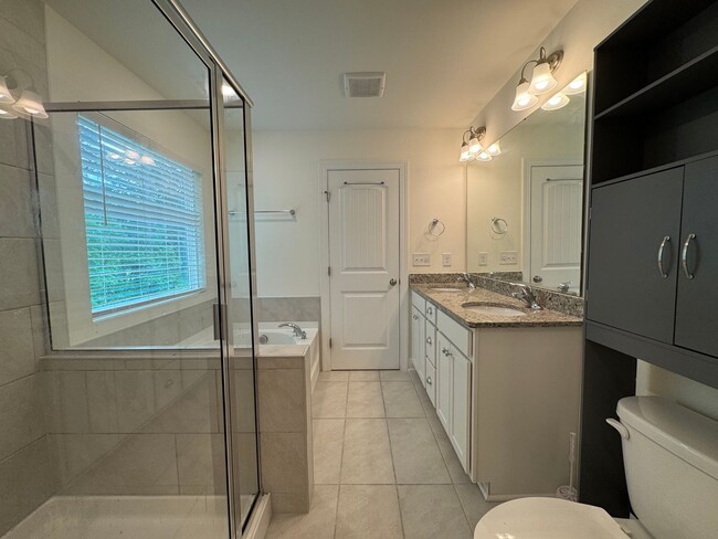 Building Photo - 5 Bedroom Home in Franklinton