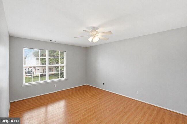 Building Photo - 321B Delancey Pl