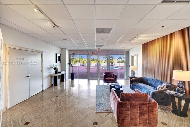 Building Photo - 6422 Collins Ave