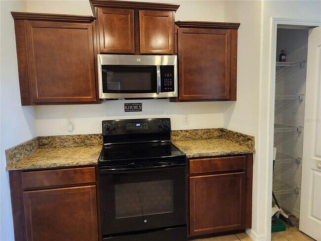 Building Photo - 949 Seminole Sky Dr