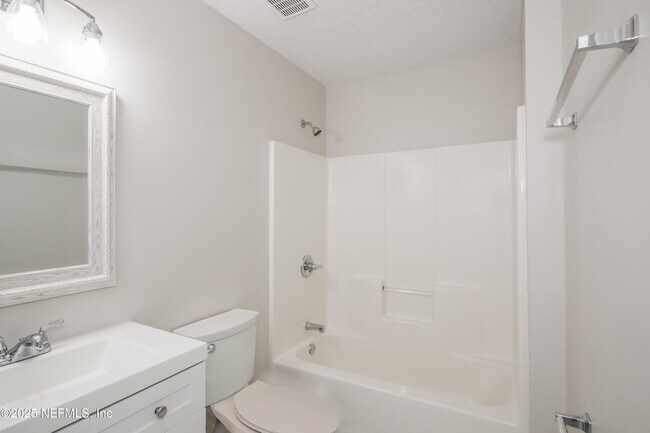 Building Photo - 429 Crescent Blvd