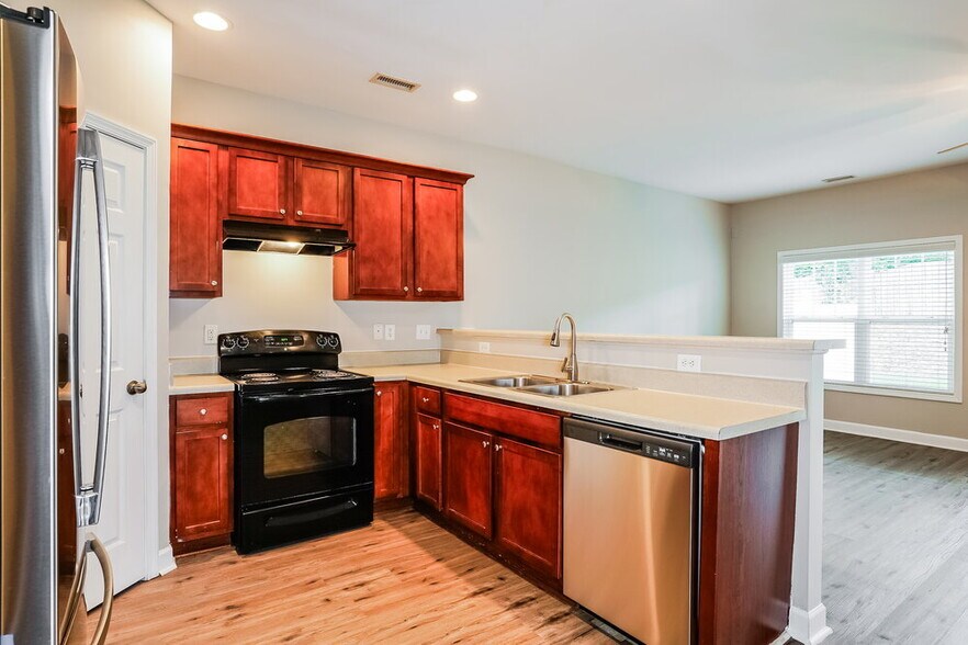 Building Photo - 2545 Spring Oaks Way