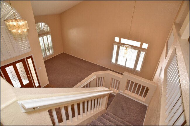 Building Photo - 2041 Shadow Ridge Dr