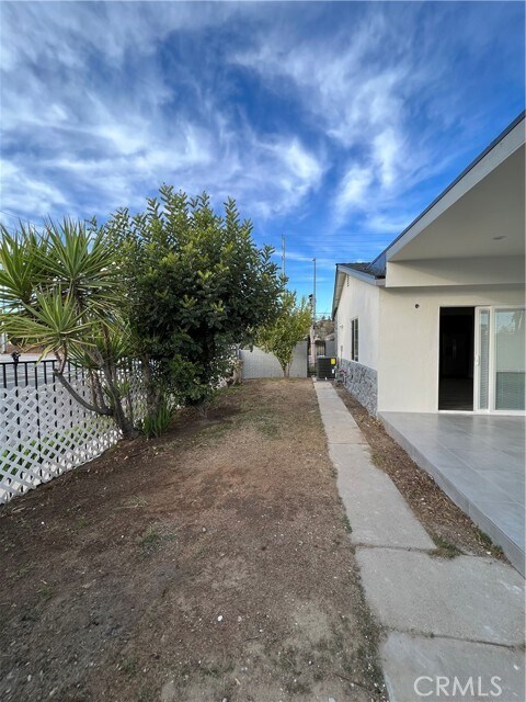 Building Photo - 16152 Rinaldi St