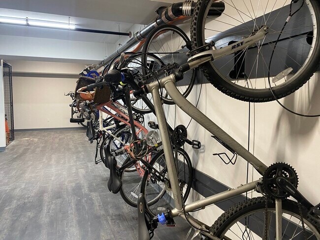 Building Photo - 14 Parmenter St