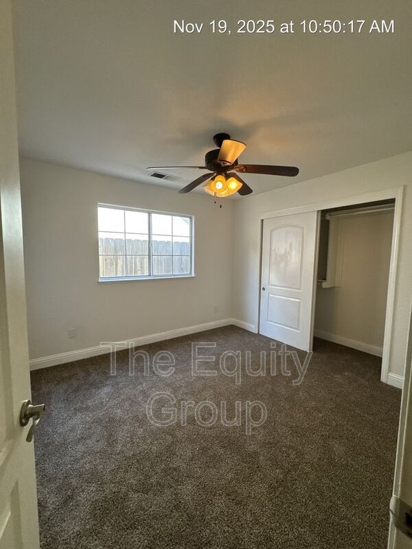 Building Photo - 4909 W Leighson Ave