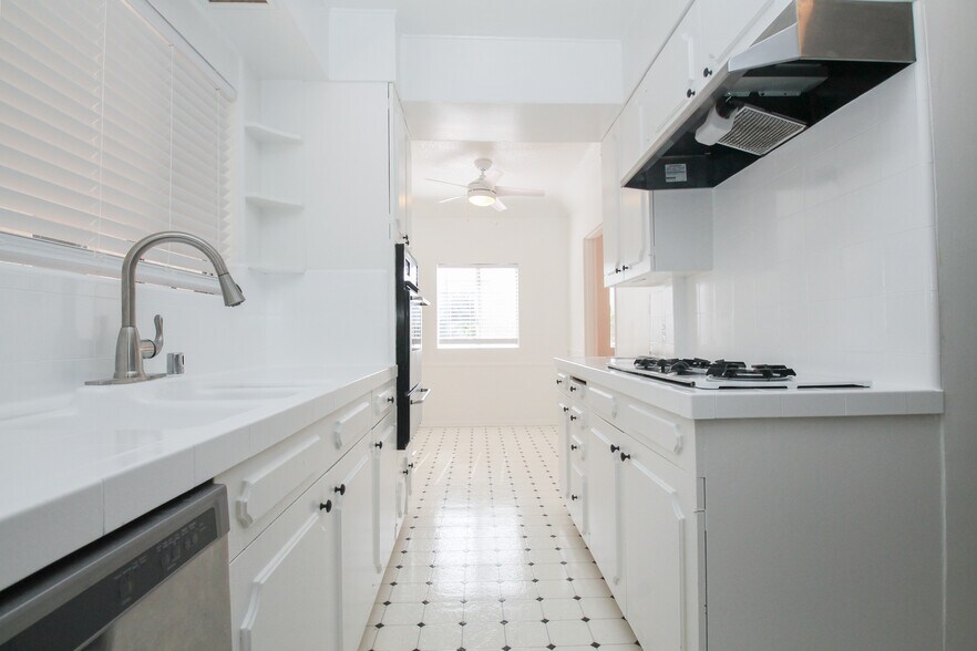Building Photo - 8149 Blackburn Ave