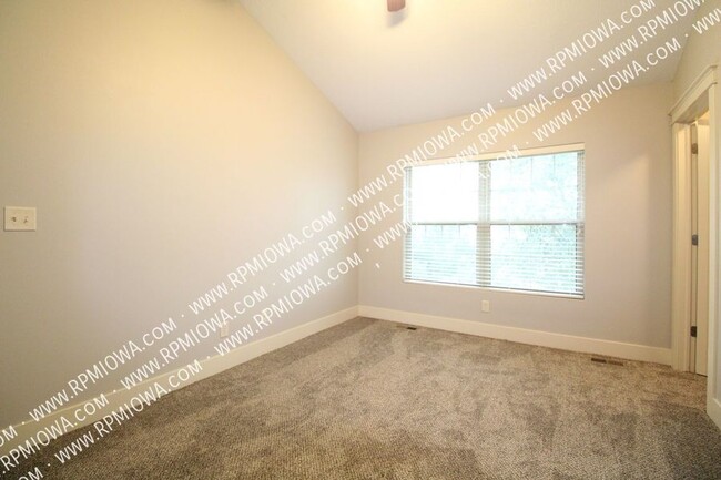 Building Photo - 2 MASTER SUITES!!! 2 Bedrooms, 2.5 Bath To...