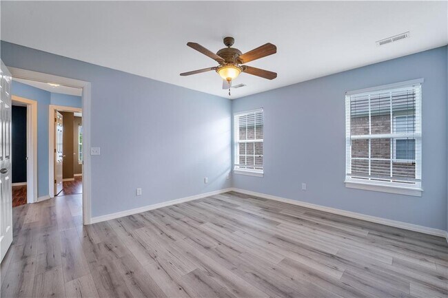 Building Photo - 3509 SW Carriageway Ave