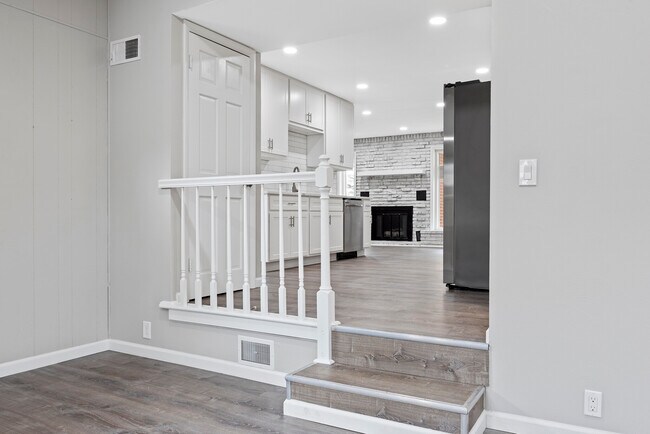 Building Photo - 537 Lynn Haven Ln