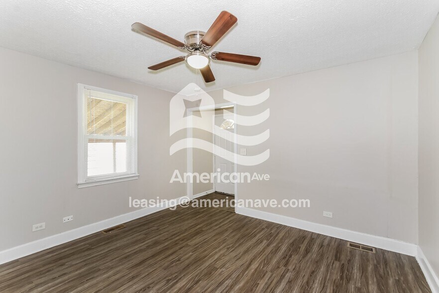 Building Photo - 2210 Tudor Dr