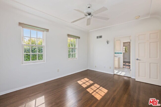 Building Photo - 139 S Anita Ave