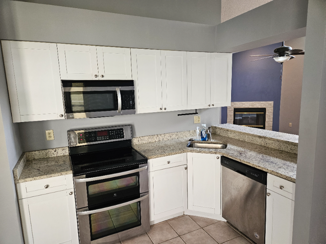 Building Photo - 11644 Hidden Hollow Cir