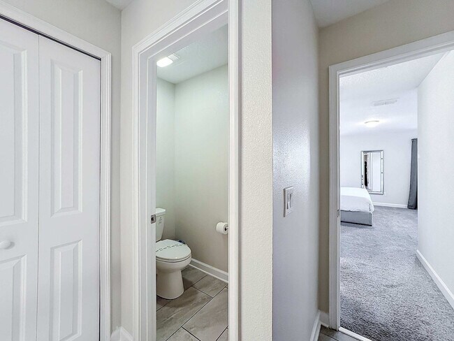 Building Photo - 1589 Flange Dr