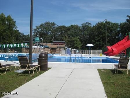Building Photo - 402 Canoe Brook Dr