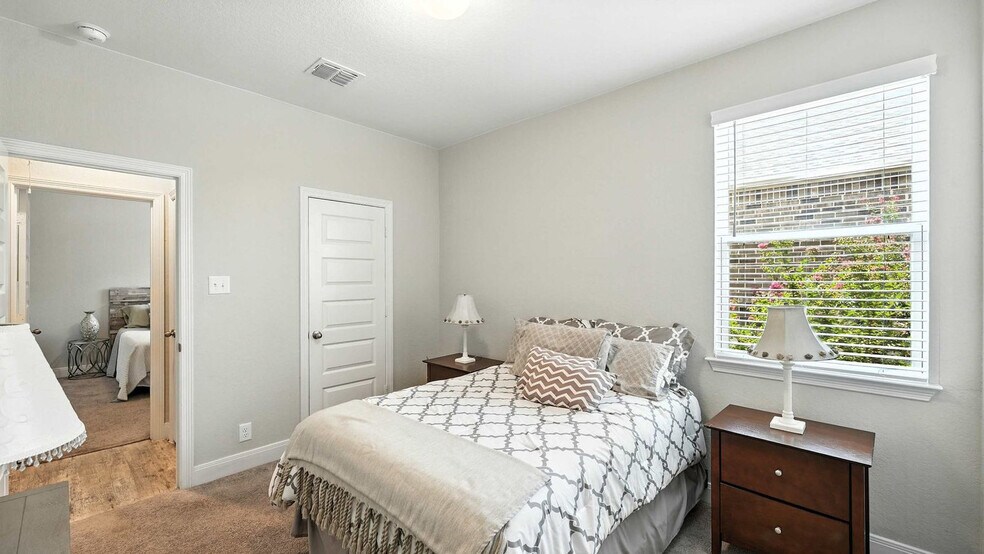 Building Photo - 1917 Shepherd Path