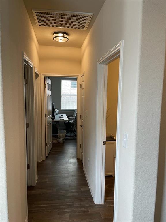 Building Photo - 160 Earl Keen St