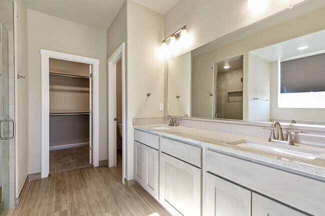 Building Photo - Newer Construction Home located in Mesa Village