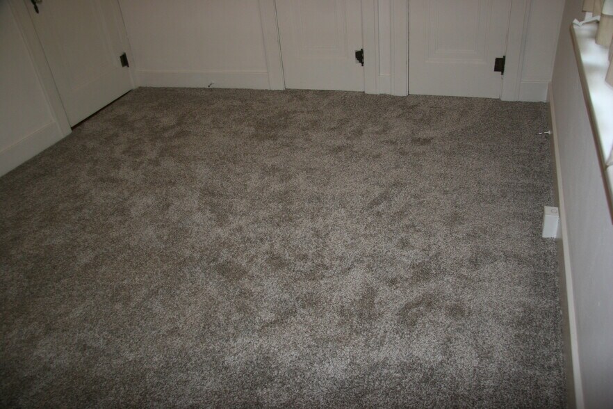 Building Photo - 215 Lincoln St