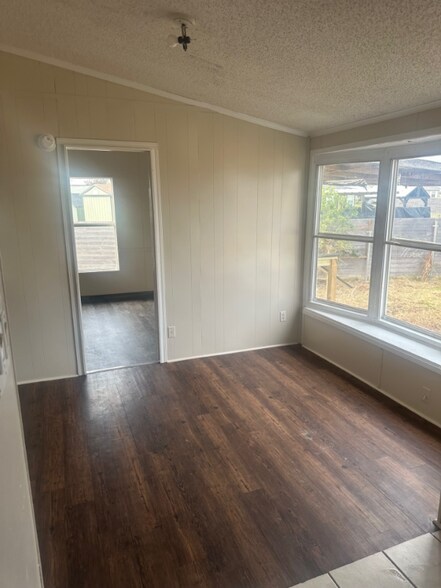 Building Photo - 224 Troy View Dr