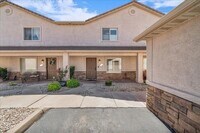 Building Photo - Great location 3 bed, 2.5 bath, 1 car gara...