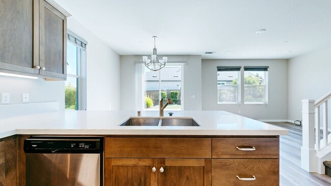 Building Photo - Rare Santa Rosa Four Bedroom house in Desi...