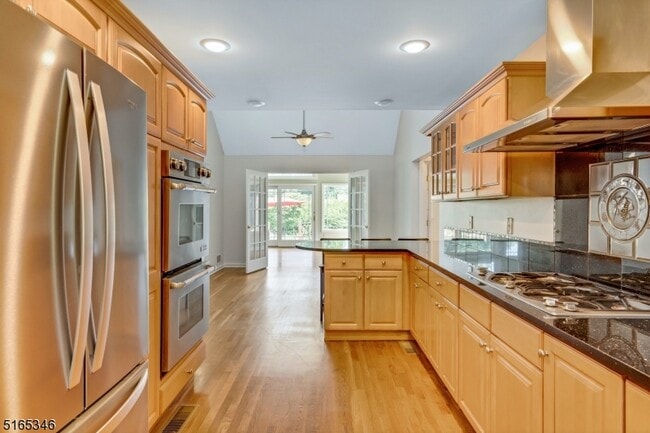 Building Photo - 34 Woodmere Dr
