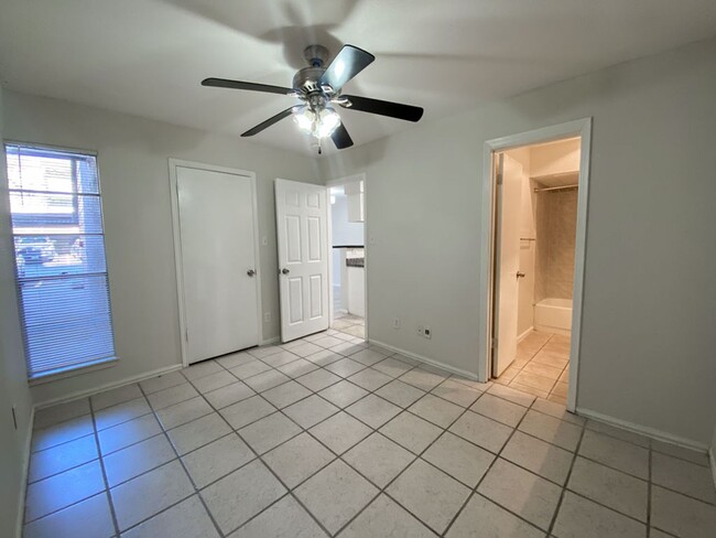 Building Photo - $300 OFF 1ST MONTH RENT IF YOU MOVE IN WIT...