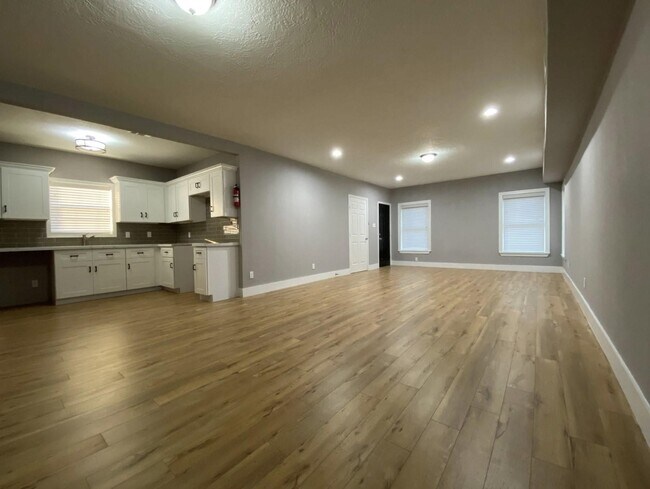 Building Photo - 2802 Palm St