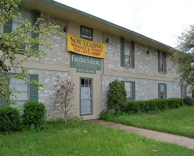 Building Photo - Fredricksburg Apartments