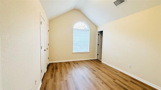 Building Photo - 3218 Oak Cliff Ln