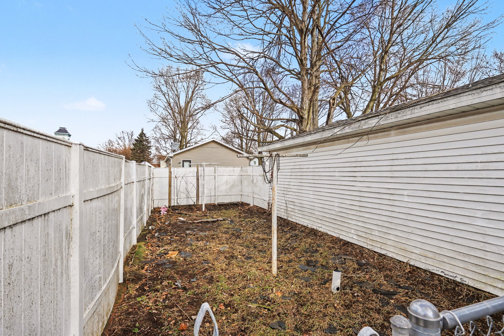 Building Photo - 205 E Murray Ave