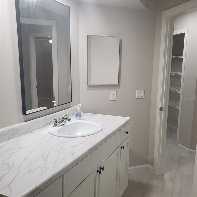 Building Photo - 13131 Lawrence St