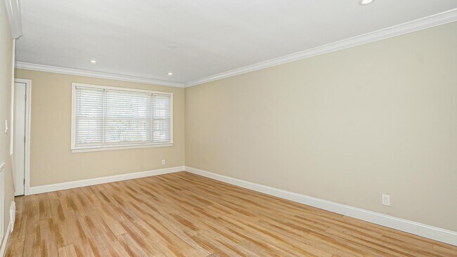 Building Photo - 2282 3rd St
