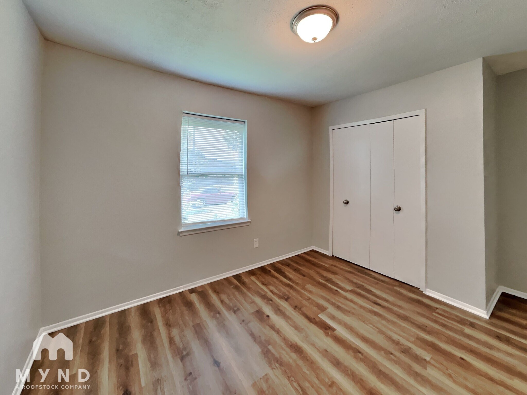 Building Photo - 3451 Pebbleshores Dr