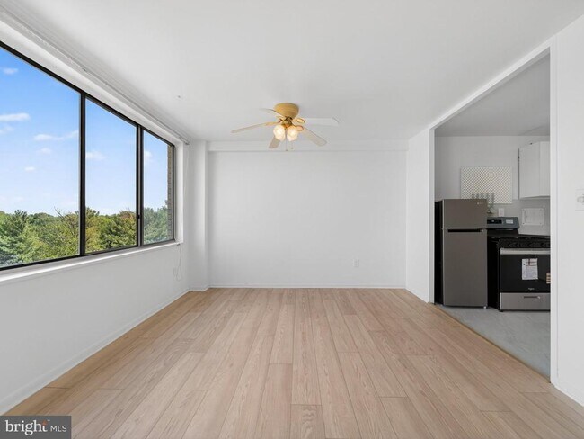 Building Photo - 6621 Wakefield Dr