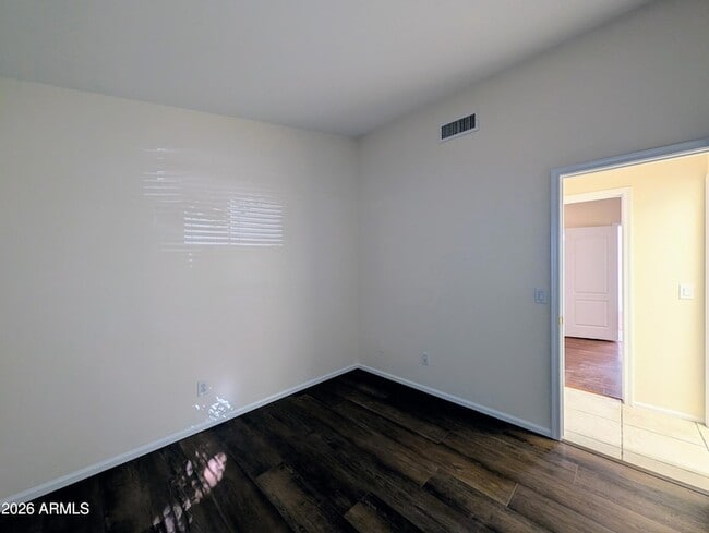 Building Photo - 11134 W Windsor Ave