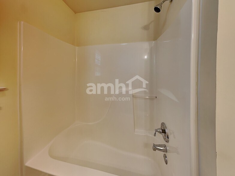 Building Photo - 605 Daniel Ct